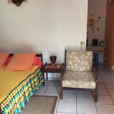 Philippe & Arlette Smith Apartment Сен-Лу Екстериор снимка